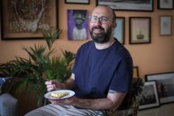 Raja Farah et sa tarte aux citrons qui reste l’un de ses best of. Photo João Sousa 