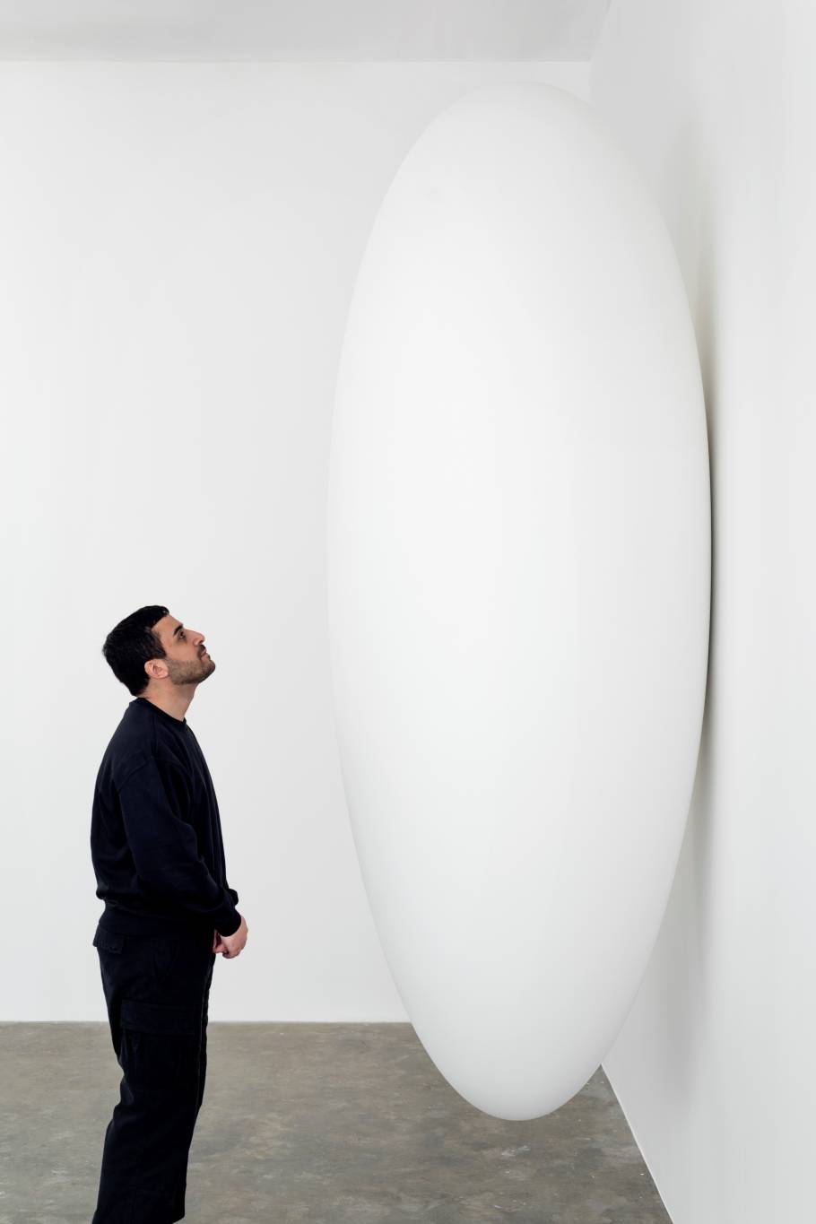 Tarik Kiswanson installe son « Nid » à la galerie Sfeir-Semler