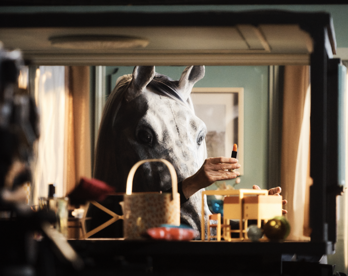 Hermès célèbre son thème : une ode à la légèreté