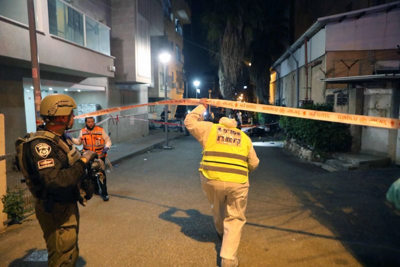 Au moins cinq morts dans des attaques armées en banlieue de Tel-Aviv