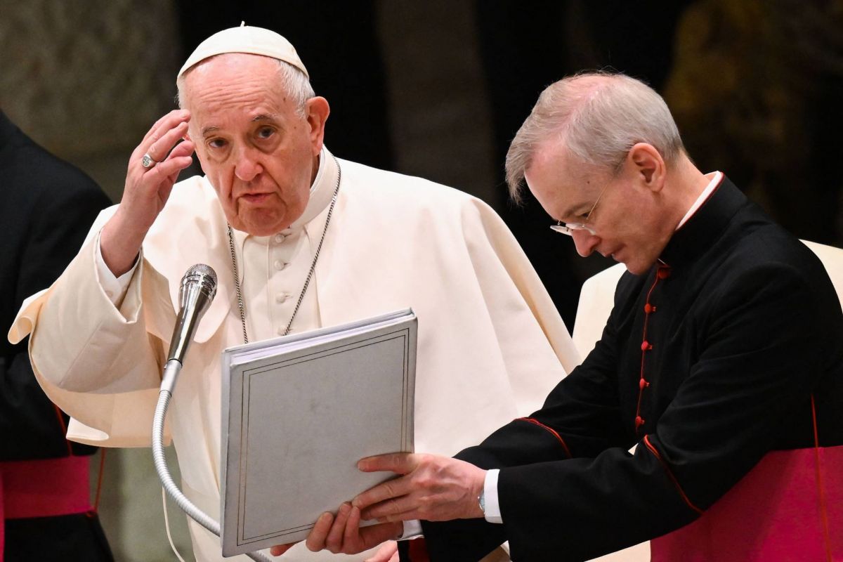 Le pape fustige 