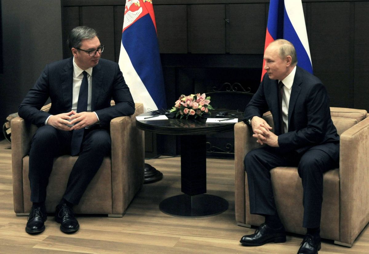 Poutine félicite Vucic et salue le 