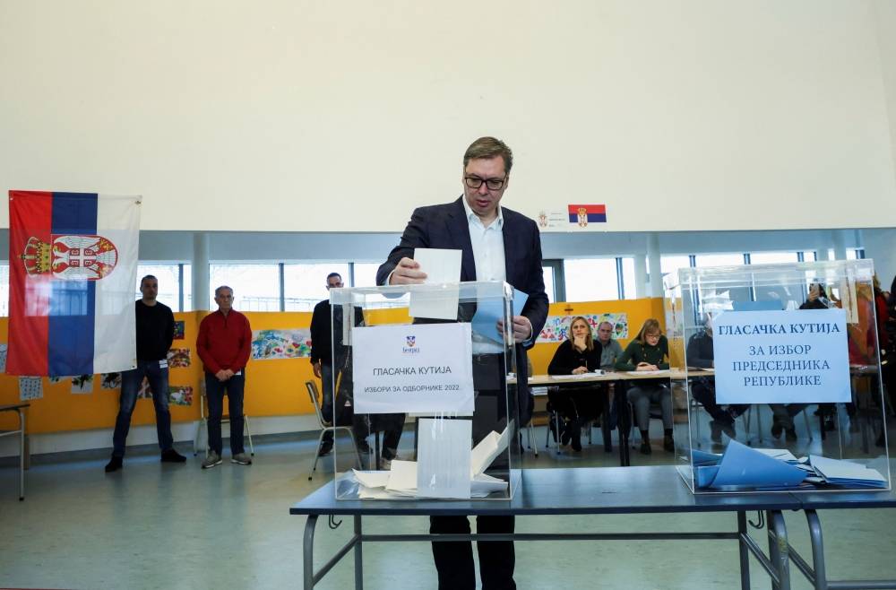 Le président sortant revendique une victoire écrasante