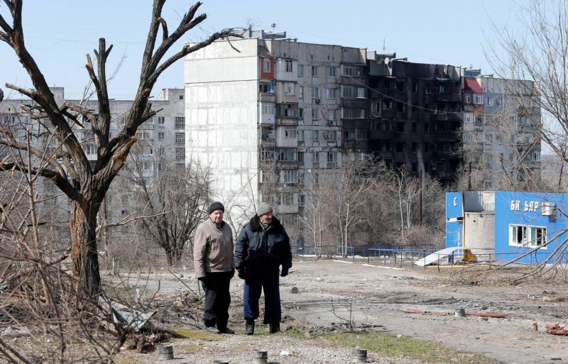 Un bâtiment de la Croix-Rouge bombardé par les Russes à Marioupol, selon Kiev