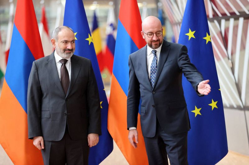 Arménie et Azerbaïdjan avancent vers des pourparlers de paix