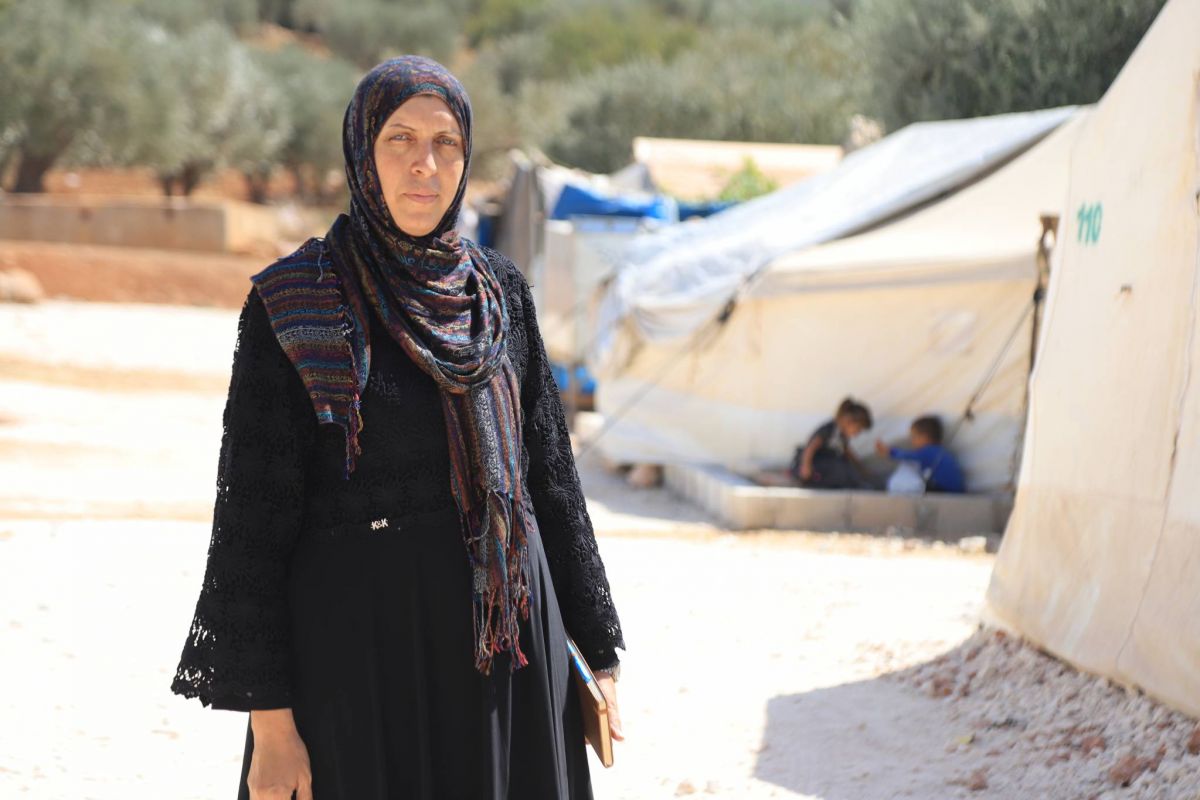 Oum Salim, la première femme à gérer un camp à Idleb Oum Salim, la première femme à gérer un camp à Idleb