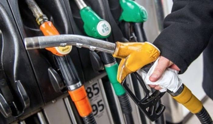Baisse des prix du diesel et du gaz, ceux de l'essence inchangés
