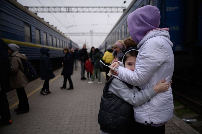 Plus de 4,9 millions d'Ukrainiens ont fui l'Ukraine, selon l'ONU