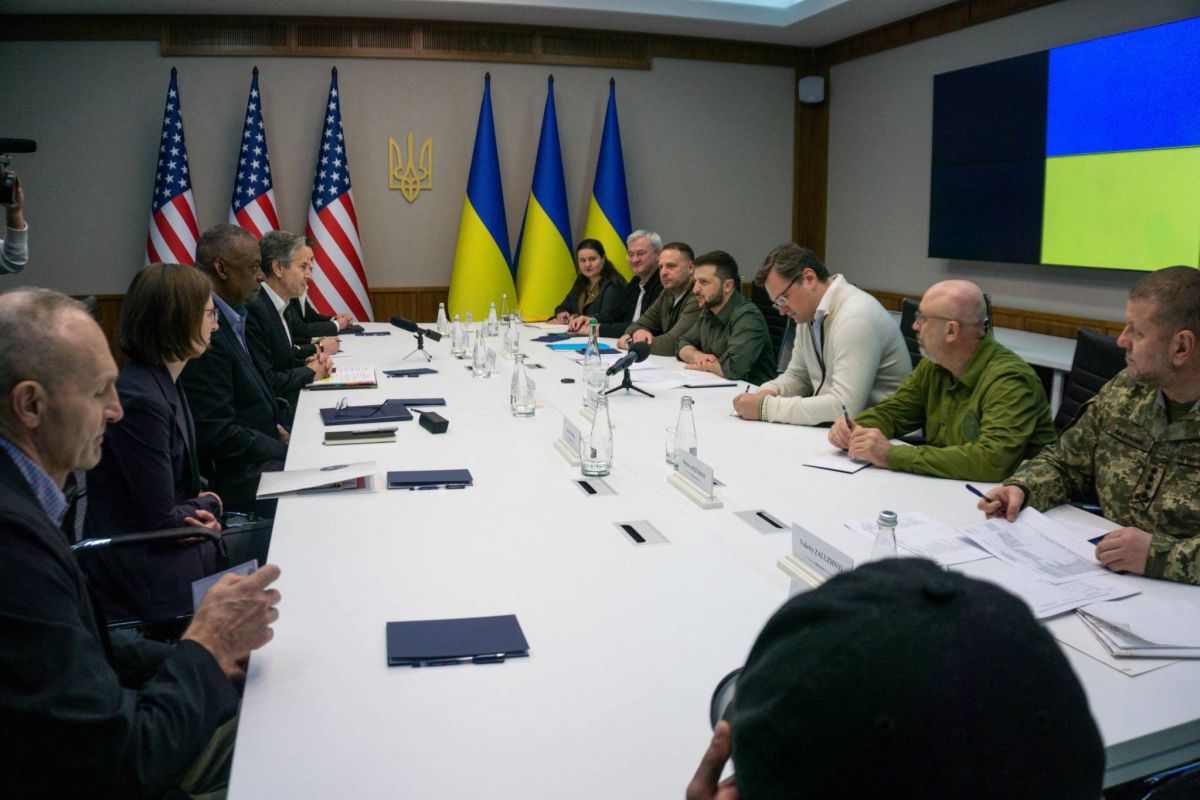Washington annonce une nouvelle aide et le retour de ses diplomates en Ukraine