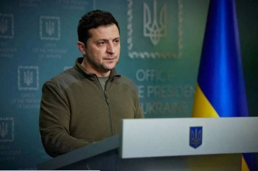 Zelensky invite Le Pen à admettre 