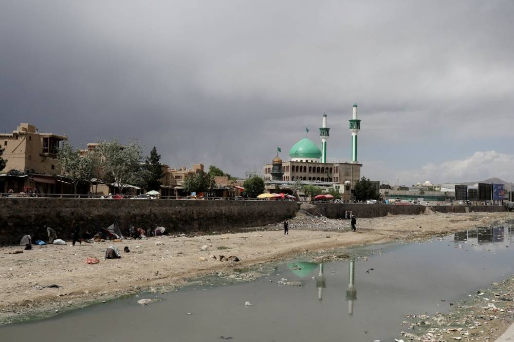 Une mosquée frappée par une explosion dans le nord