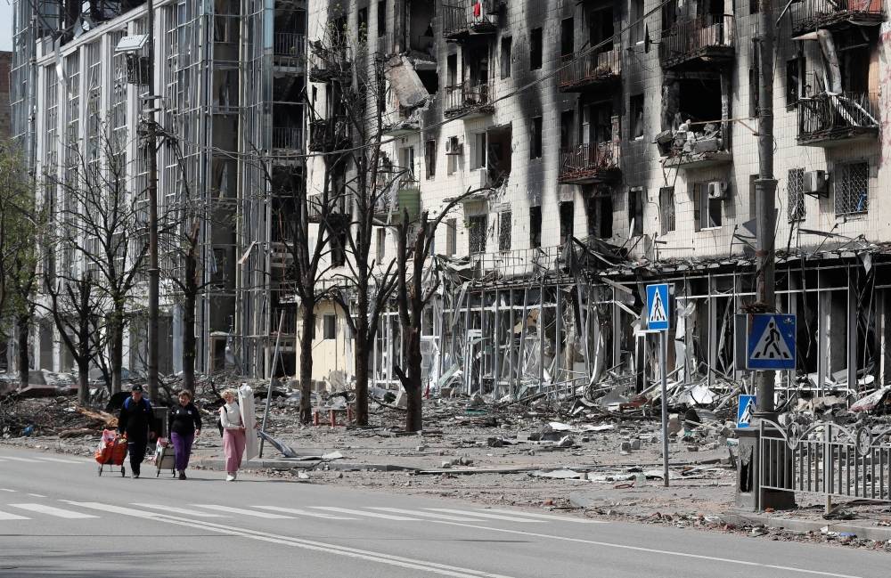 Washington réunit ses alliés pour armer l'Ukraine, Guterres plaide pour des couloirs humanitaires