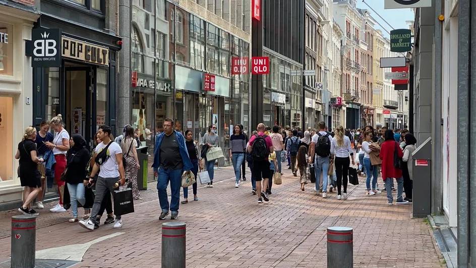 Deux touristes français blessés à coups de couteau dans le Quartier rouge d'Amsterdam Deux touristes français blessés à coups de couteau dans le Quartier rouge d'Amsterdam