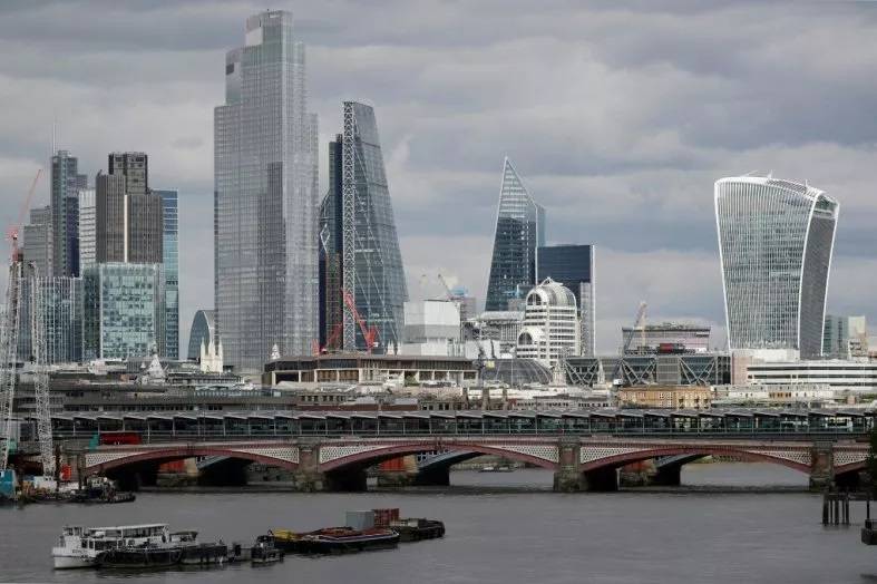 Quatre personnes poignardées à Londres, un suspect arrêté