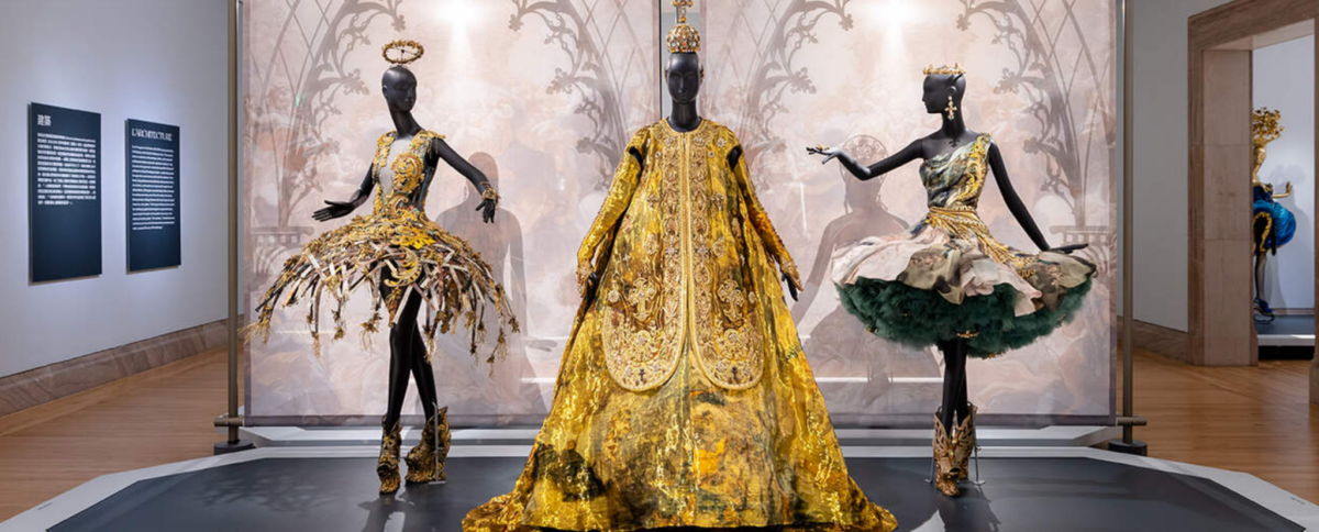 Bienvenue dans le monde merveilleux de la styliste Guo Pei