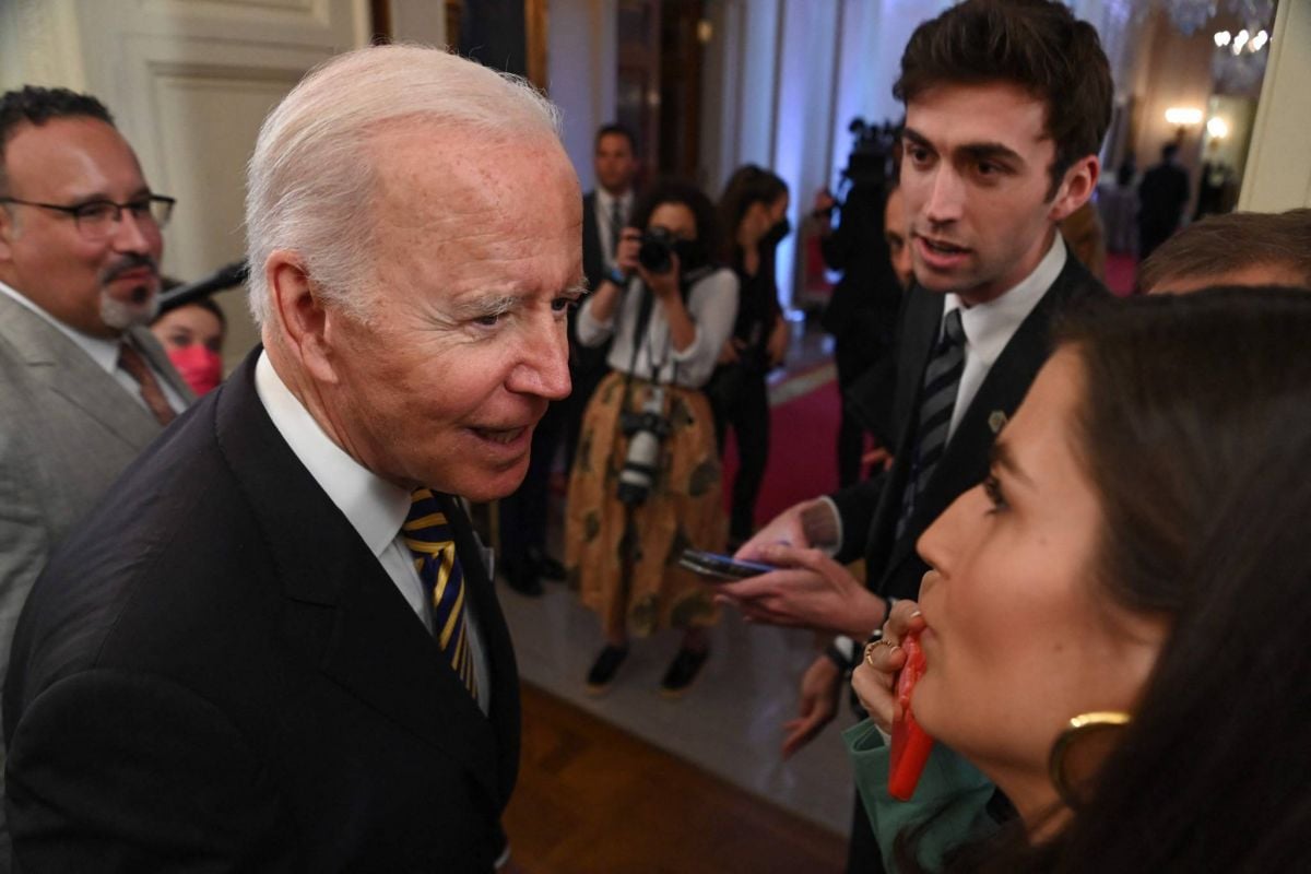 Biden veut renforcer l'aide militaire à l'Ukraine et lui transférer des avoirs russes