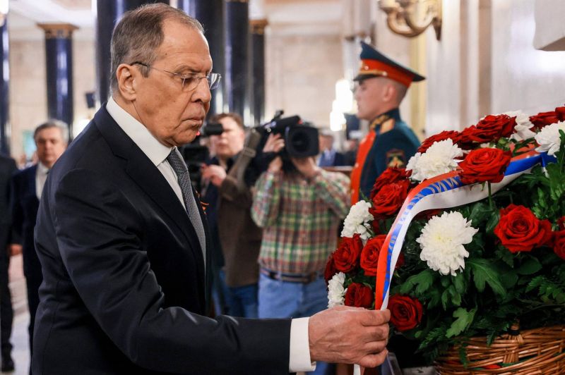Lavrov en Algérie pour renforcer le 