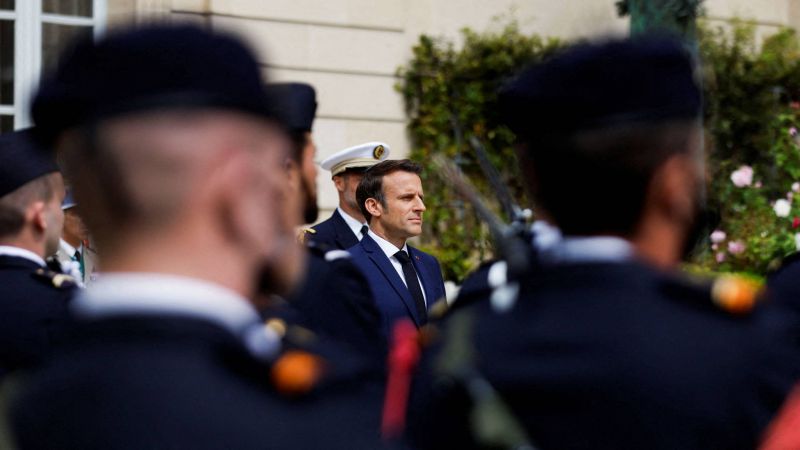 Investi pour un second mandat, Macron promet d'agir pour la France et pour la planète