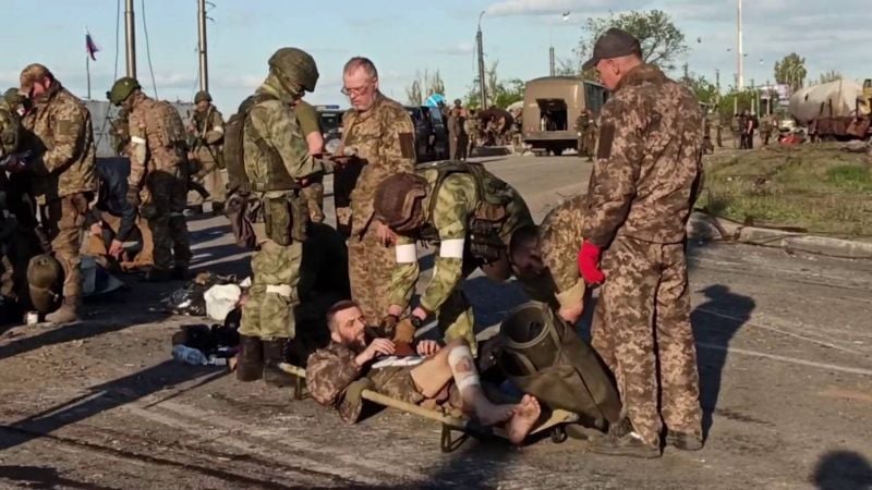 Moscou annonce la reddition de 265 combattants de Marioupol, Kiev veut un « échange »