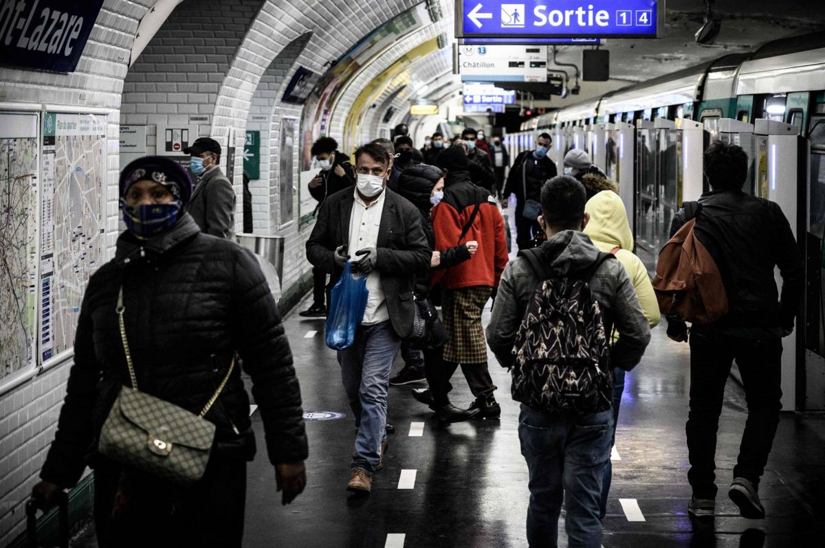 Le masque ne sera plus obligatoire lundi dans les transports en commun
