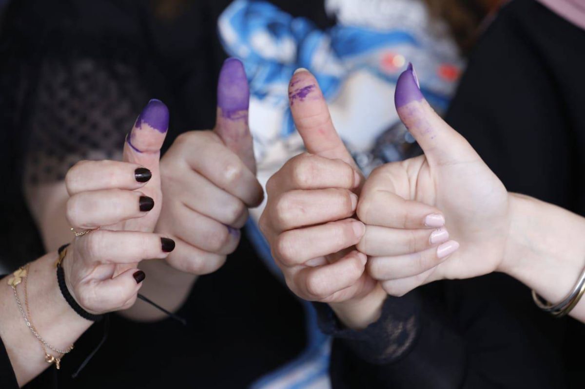 Près de 85 % des fonctionnaires chargés de superviser le scrutin ont voté Près de 85 % des fonctionnaires chargés de superviser le scrutin ont voté