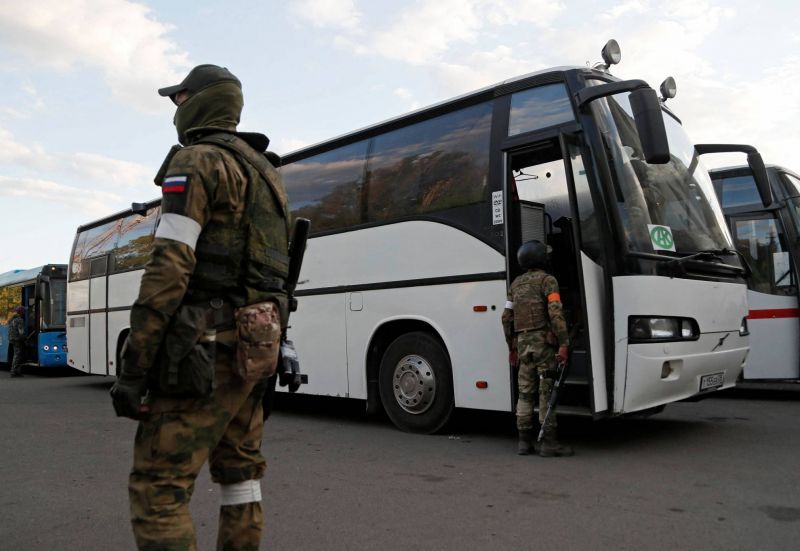 959 militaires ukrainiens d'Azovstal se sont rendus depuis lundi, selon un ministère russe