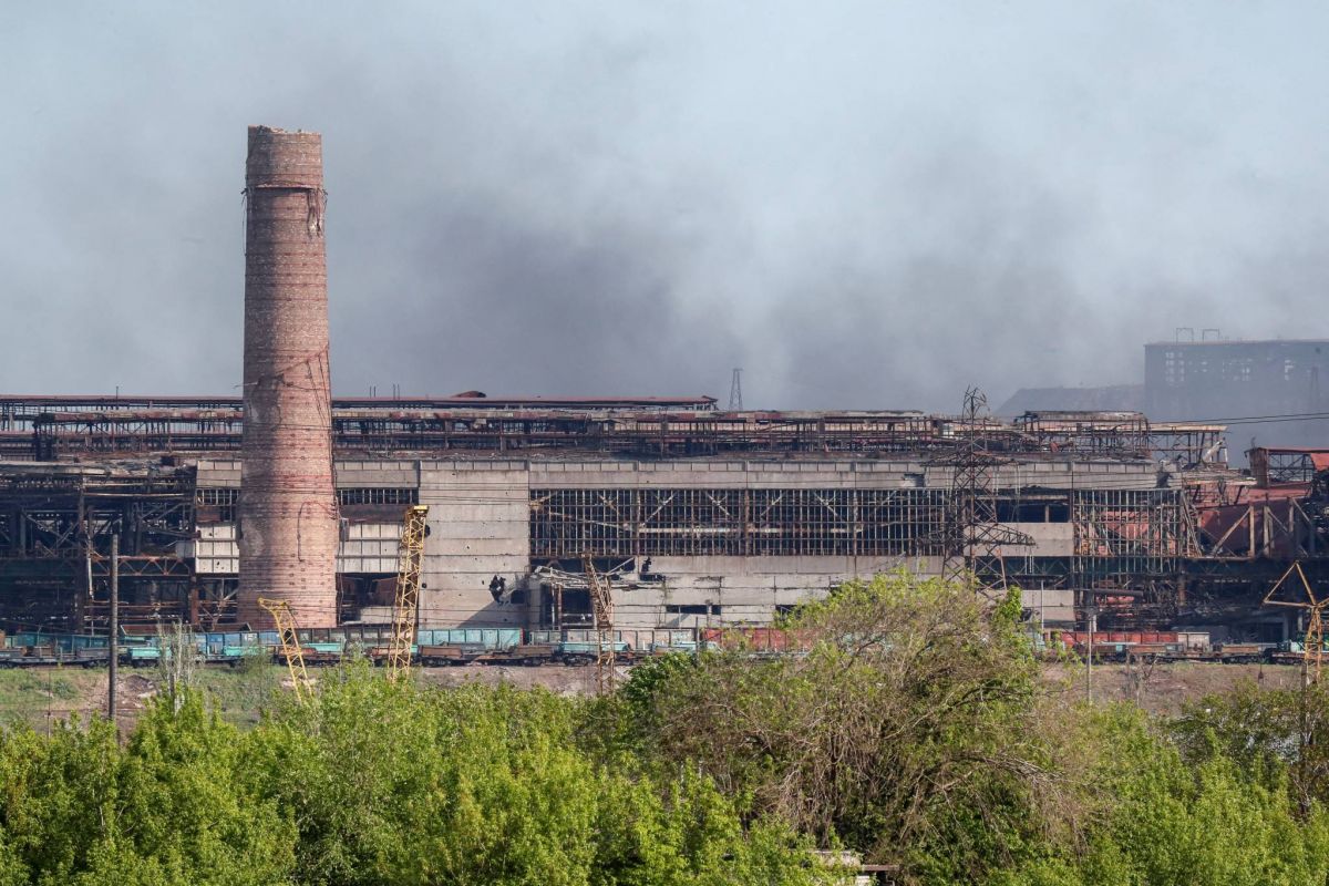 Le Donbass sous un feu russe « intense », le régiment Azov évacue ses morts de Marioupol