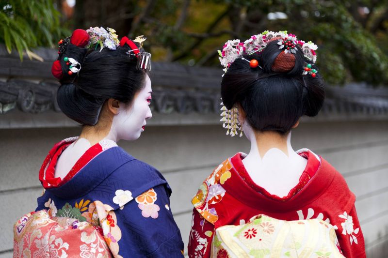 Pour redorer un art en déclin, les geishas quittent leur précieux écrin