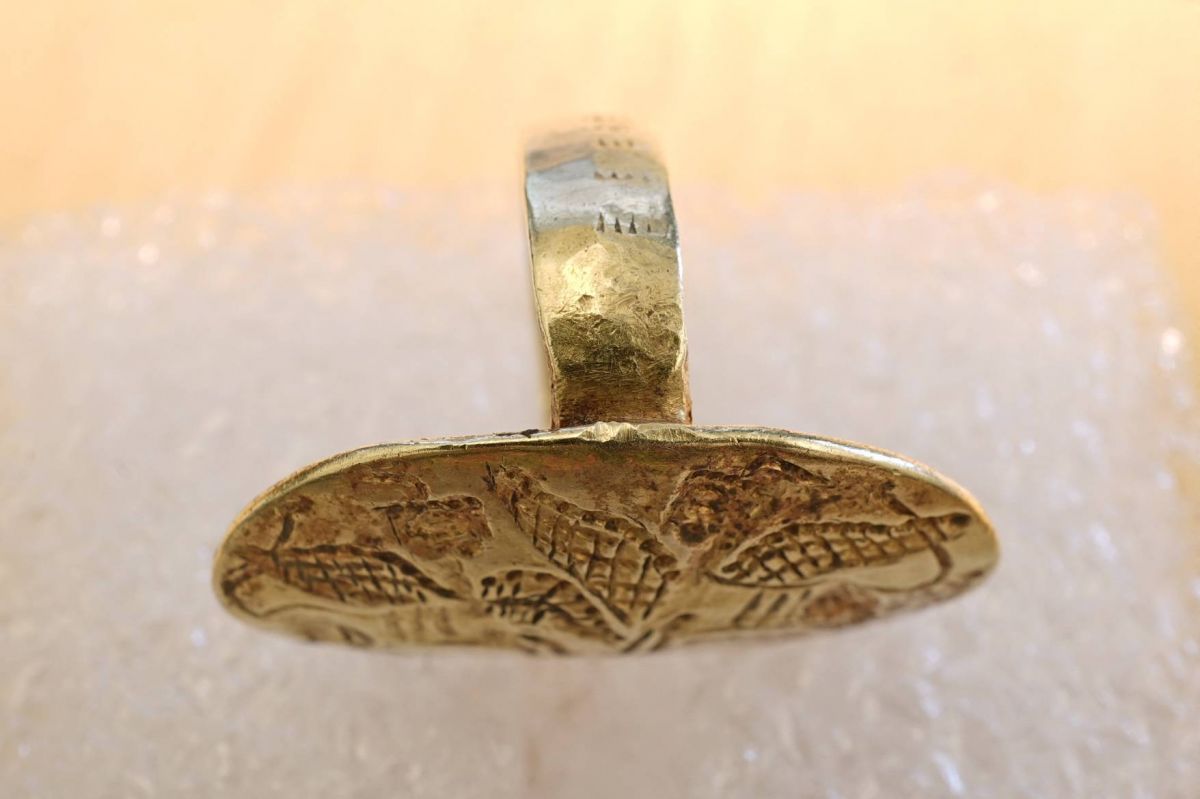 La Fondation Nobel restitue à la Grèce une bague antique en or