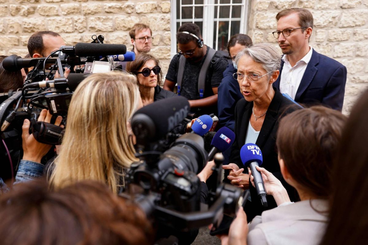 Les ministres battus aux législatives devront démissionner