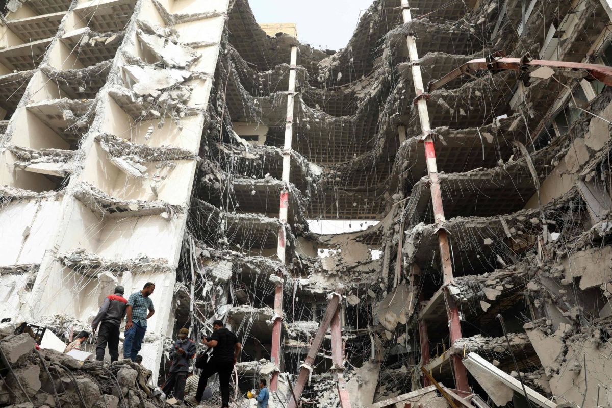 Effondrement d'un immeuble en Iran : une manifestation dispersée avec des lacrymogènes