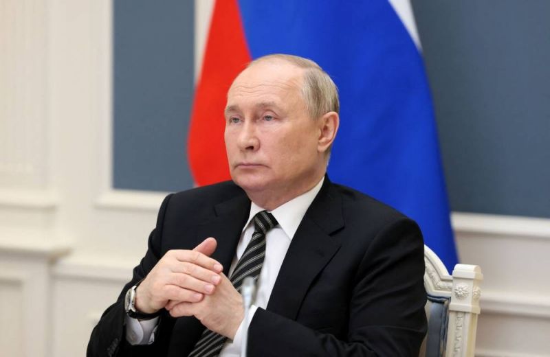 Poutine s'entretient au téléphone avec Scholz et Macron des céréales et du conflit armé