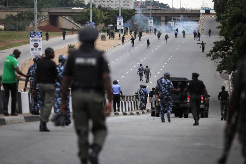 Un homme brûlé vif par une foule en colère à Abuja