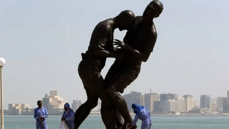 Le Qatar va réinstaller la statue de Zidane qui avait suscité des polémiques