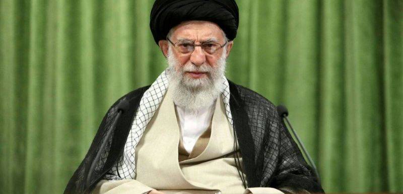 Khamenei accuse l'