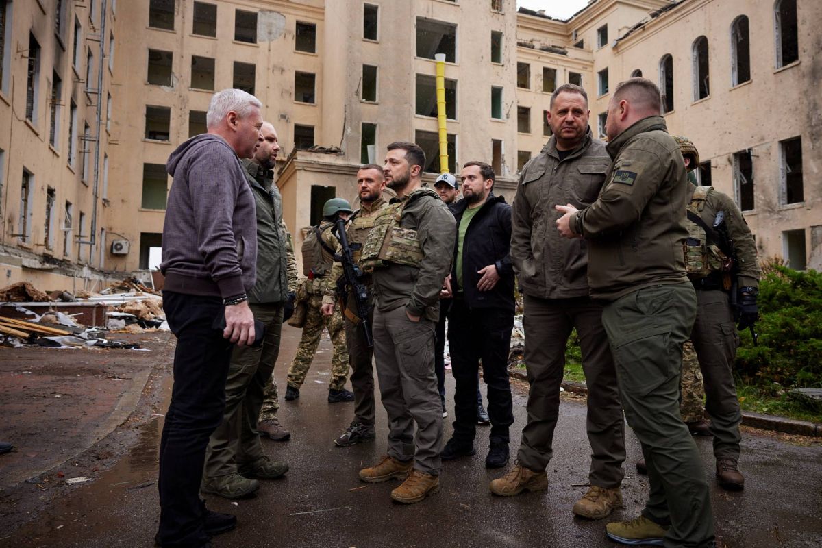 L’étau russe se resserre autour de deux villes dans le Donbass
