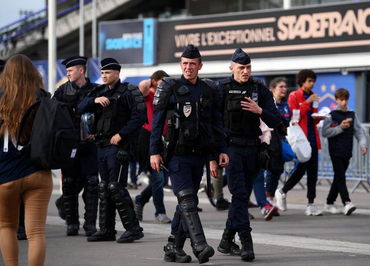 Querelles sur l'action de la police à l'approche des législatives