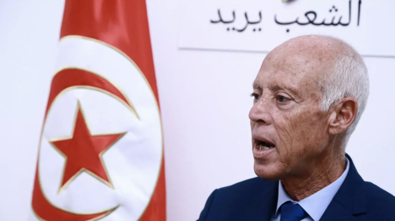 Le président Saied révoque près de 60 juges, renforce encore ses pouvoirs