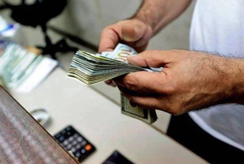 Lira again loses value, falling to LL32,000 to the dollar on the parallel market Lira again loses value, falling to LL32,000 to the dollar on the parallel market