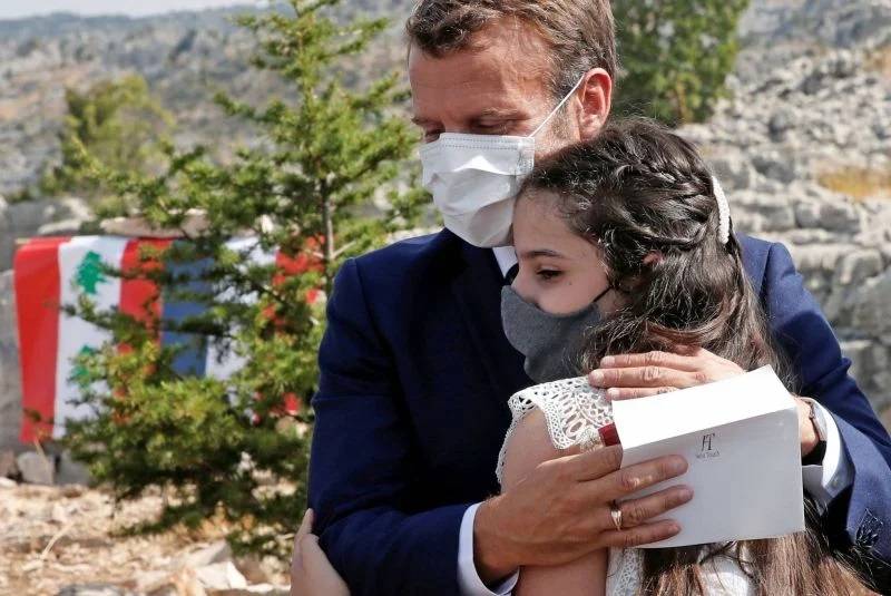 Macron exprime sa solidarité avec la fille de l'une des deux victimes libanaises