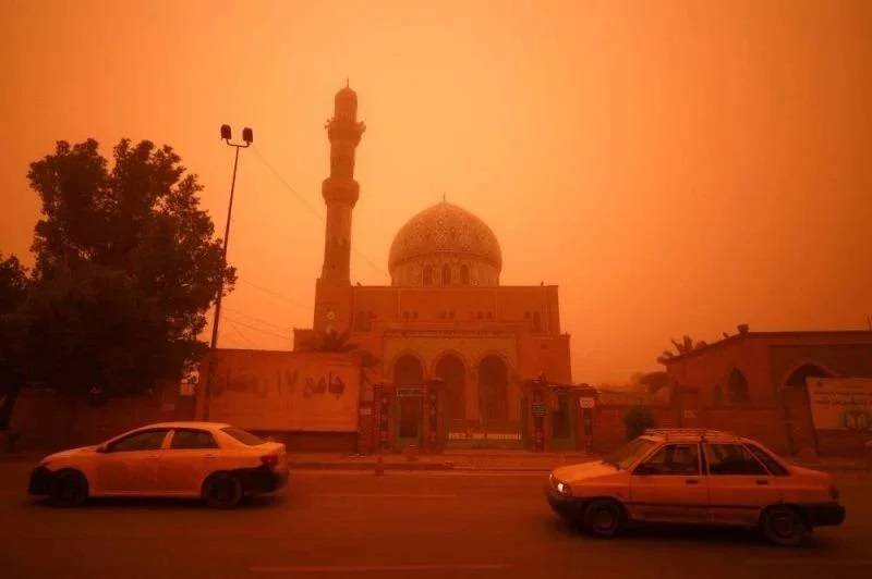 Nouvelle tempête de poussière, l'aéroport de Bagdad brièvement fermé