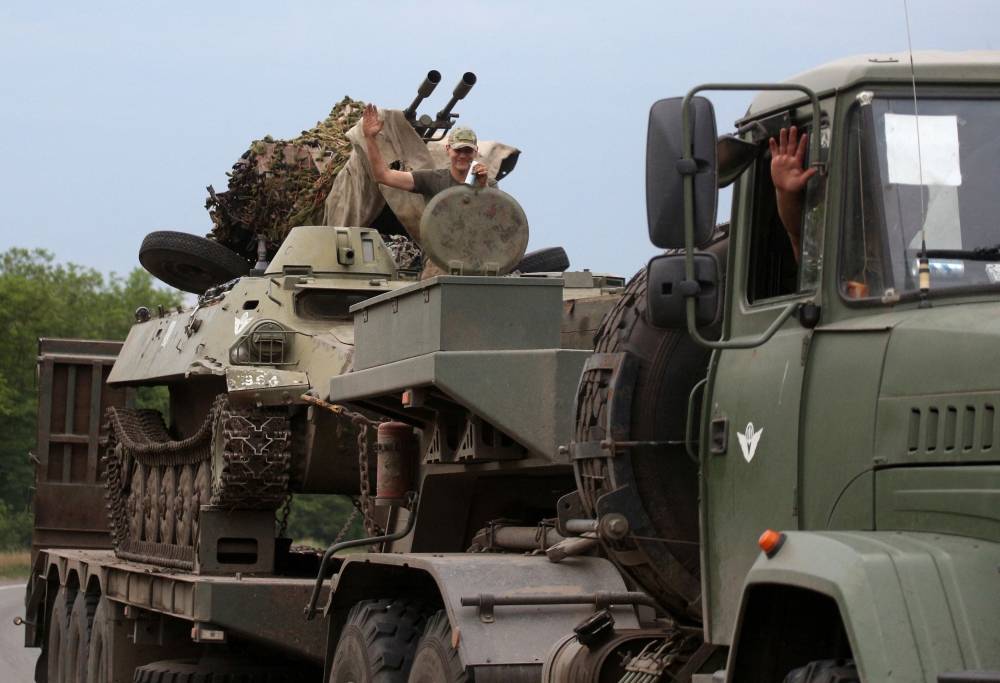 Nouvelle aide militaire américaine, les alliés appelés à intensifier les livraisons d'armes