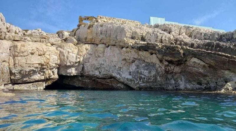 Amchit municipality to stop works at site above sea cave used by endangered seals