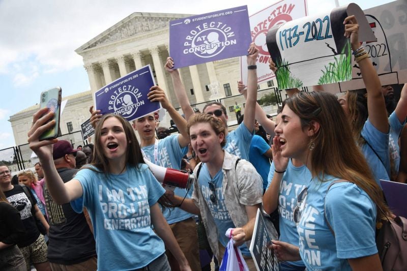 La Cour suprême dynamite le droit à l’avortement