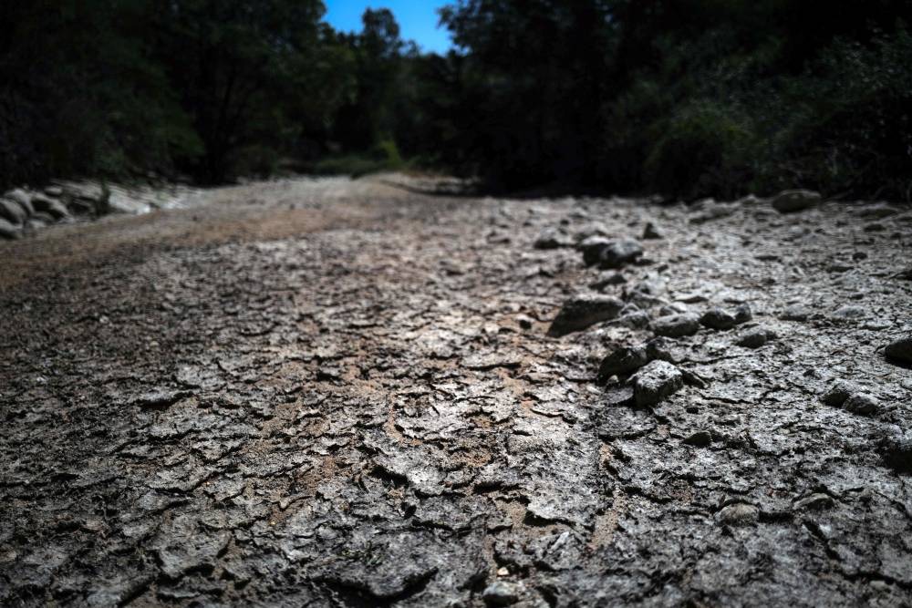 En Europe, la canicule s'atténue dans le sud et se déplace vers l'est, incendie près de Berlin