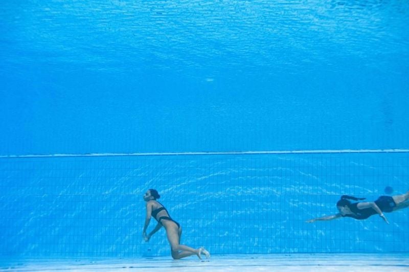 Une nageuse américaine s'évanouit et est sauvée de la noyade par son entraîneuse