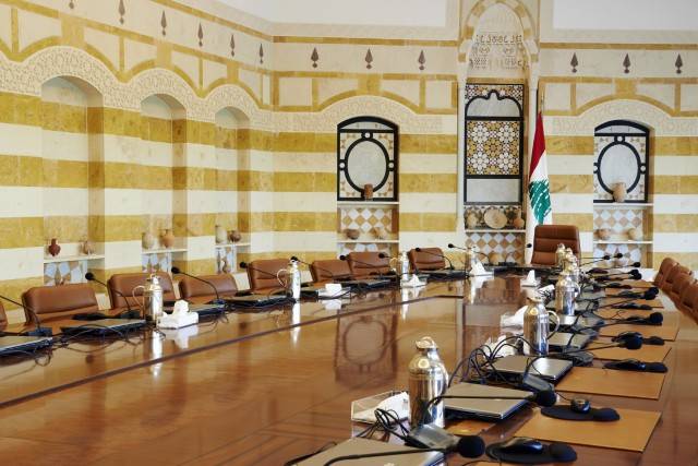Who are Najib Mikati and Nawaf Salam, the two main contenders for tomorrow's premier designation?
