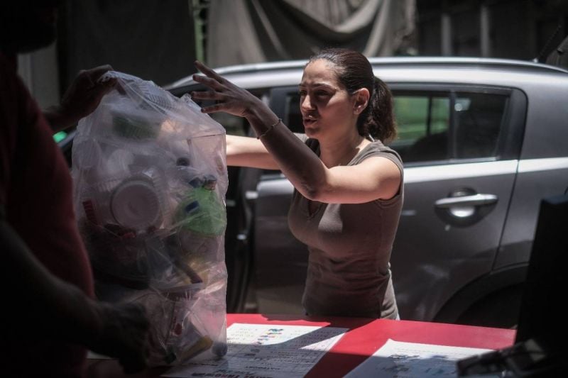 « Drive Throw », ou comment gagner de l’argent, au Liban, grâce à vos déchets recyclables