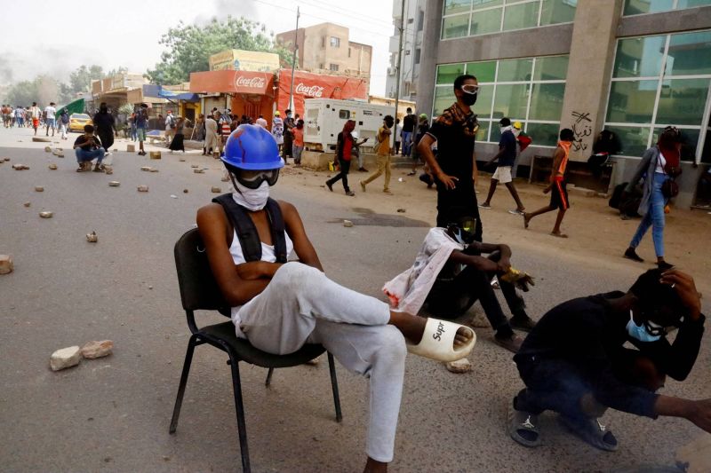 Des milliers de Soudanais antiputsch dans la rue sous les lacrymogènes