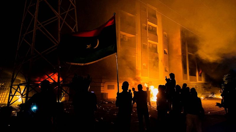 Dans la rue, la colère des Libyens transcende la fracture Est-Ouest